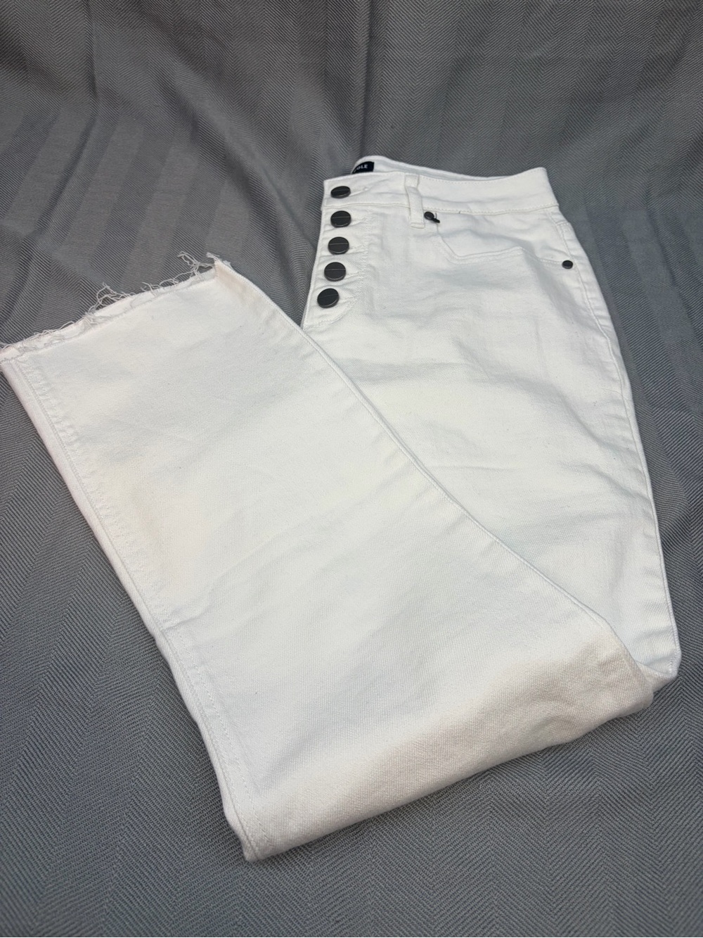 NWT Kenneth Cole button fly high-rise straight leg size 8/29 white wash frayed